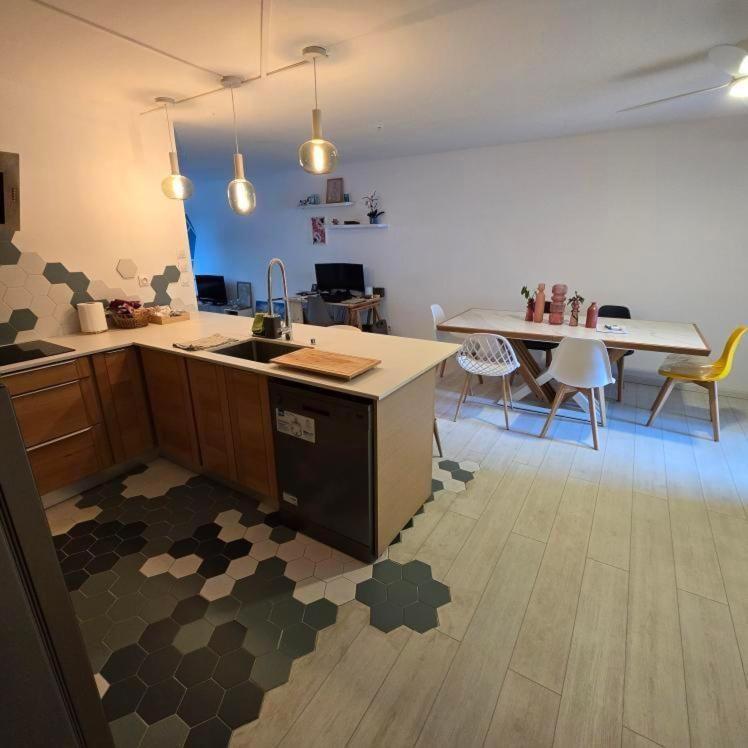 Chambre Chez L'Habitant Cosy Et Moderne, Vue Sur Montagne Saint-Denis Exteriör bild